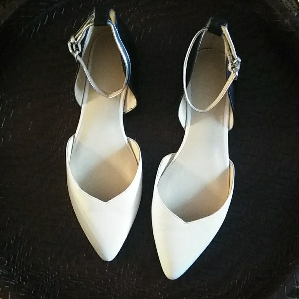 Nine West slide in & buckle shoes